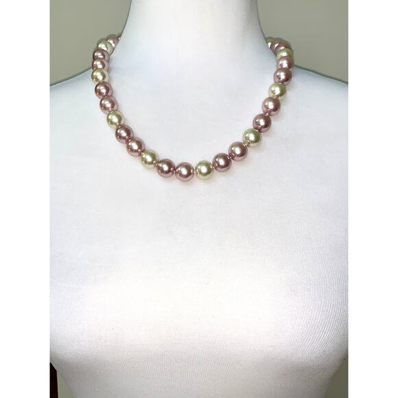 Kissaka Jewelry - Vintage Kissaka Pink Cream Faux Pearl Statement Necklace